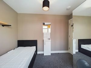 Photo 29- click for photo gallery